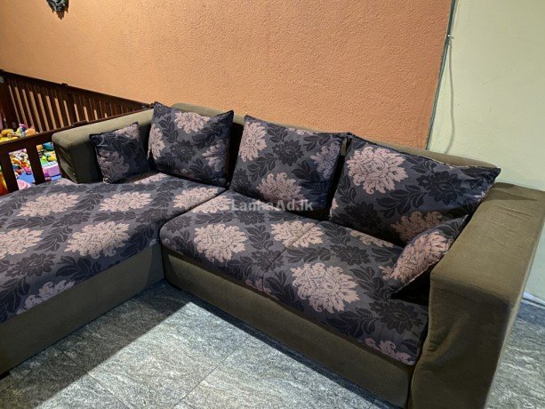 Singer sofa, Colombo